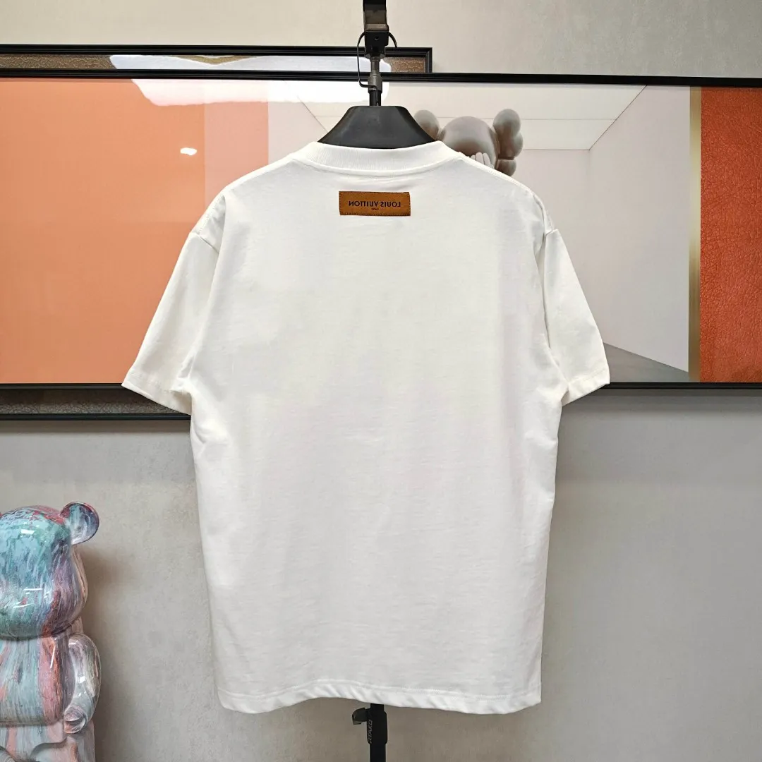 🅿️190 lv co-branded labubu🌟New summer style🎽made of pure cotton fabric, super soft and skin-friendly! High-end hand-painted printing with logo, design embellishment, neat and detailed wiring inside, making the upper body fashionable! High-end and versatile model, the quality is visible! Size: S-XXL Color: black, white